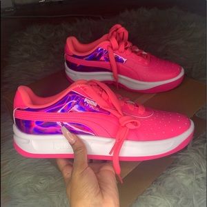 Pink and Purple Reflective Pumas!